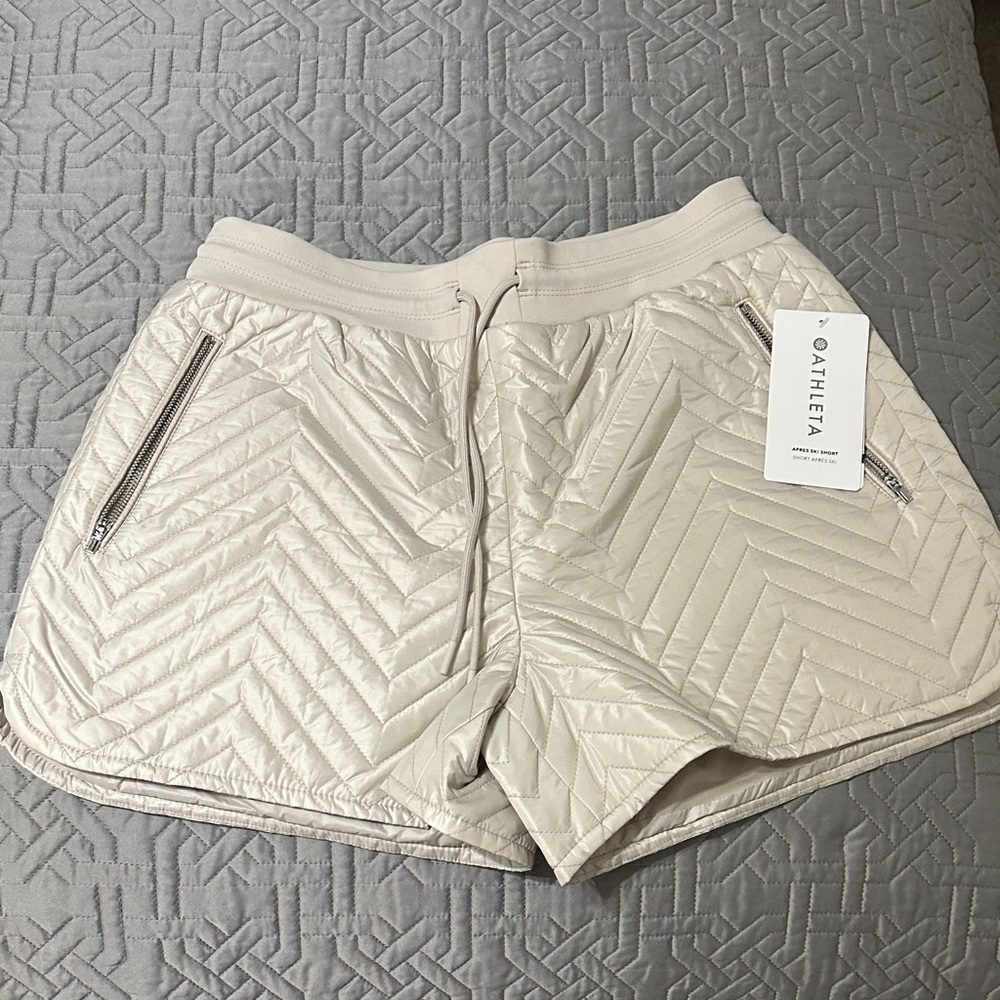 Athleta Women's Quilted Athletic Shorts in Cream